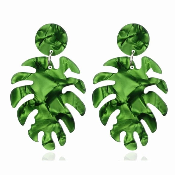 🔹️Green Tortoise Leaf Acrylic Statement Earrings - Picture 5 of 5